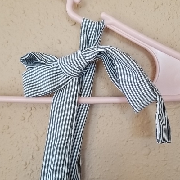 Crop top with ties - Picture 4 of 4